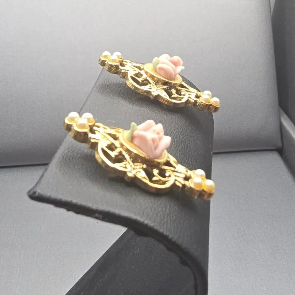 VTG Stone Like Rose & Faux Pearl Earrings Gold Tone 1.25" Victorian Revival - Picture 3 of 5